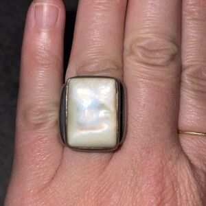 Silver mother of pearl ring
